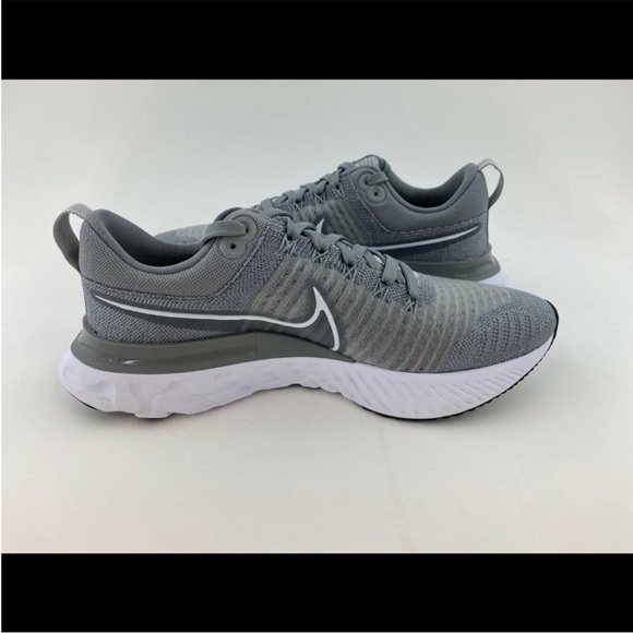 SOLD New in Box Woen Nike React Infinity Run FK2 Grey Rubber shoe Sneakers - Picture 8 of 10